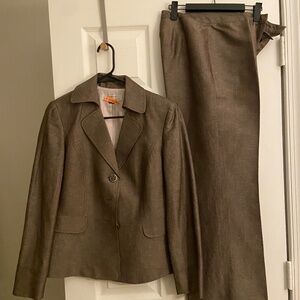 Tahari linen Suit